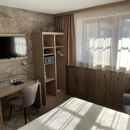 Отель Fohlenhof Ampfing